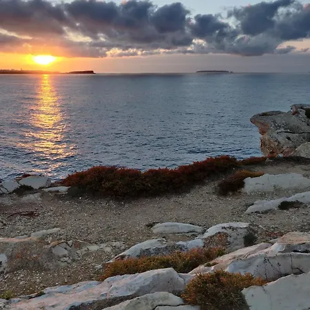 1 Minute From - Wood * Baleal