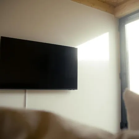 1 Minute From - Wood *