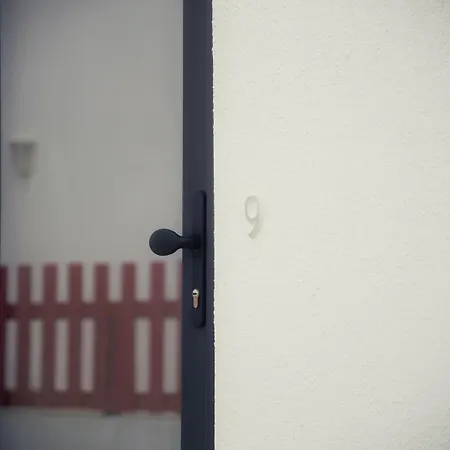 1 Minute From - Wood * Baleal