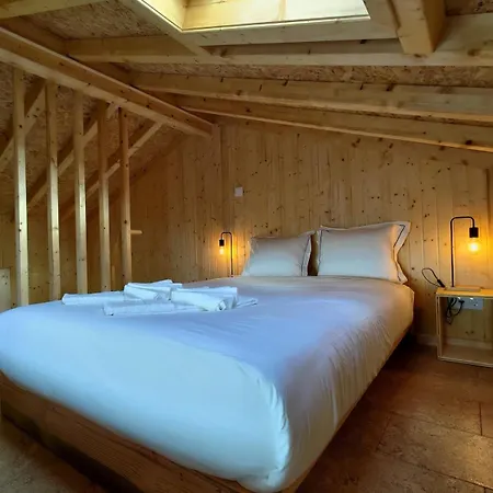 1 Minute From - Wood Chalet Baleal