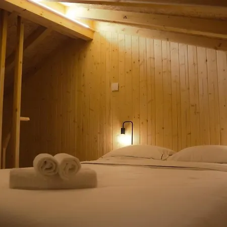 1 Minute From - Wood * Baleal