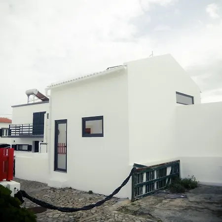 1 Minute From - Wood Baleal