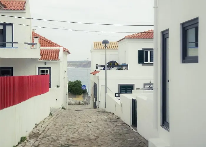 1 Minute From - Wood בקתה *