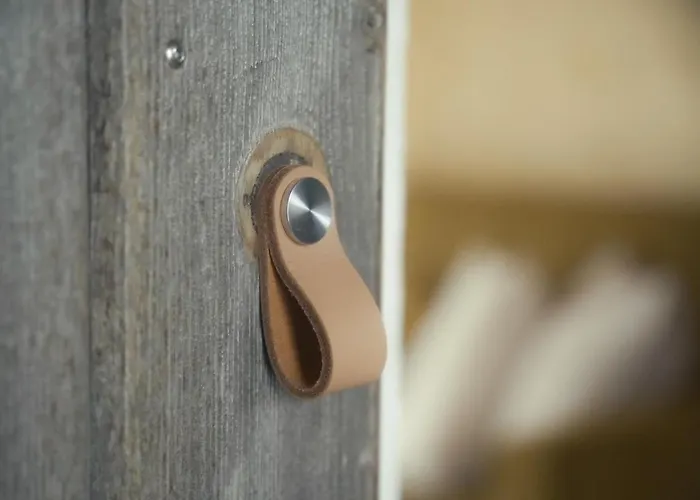 1 Minute From - Wood בליאל