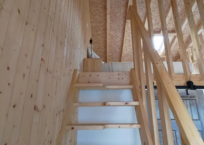 1 Minute From - Wood בליאל