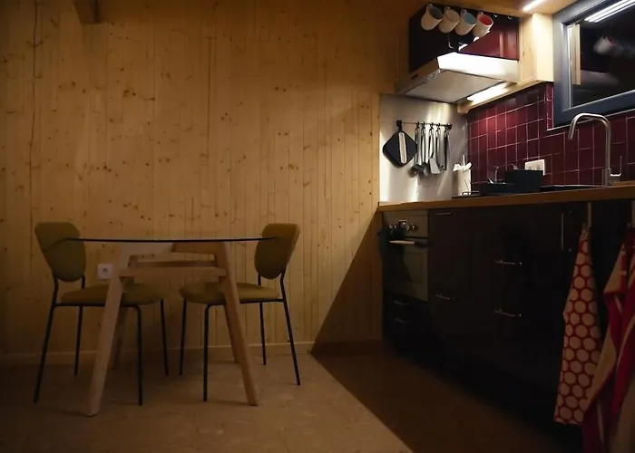 בקתה 1 Minute From - Wood *