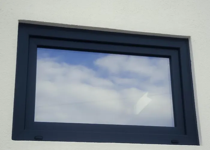 1 Minute From - Wood בקתה