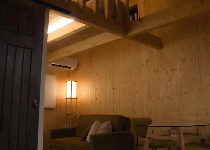 בקתה 1 Minute From - Wood *